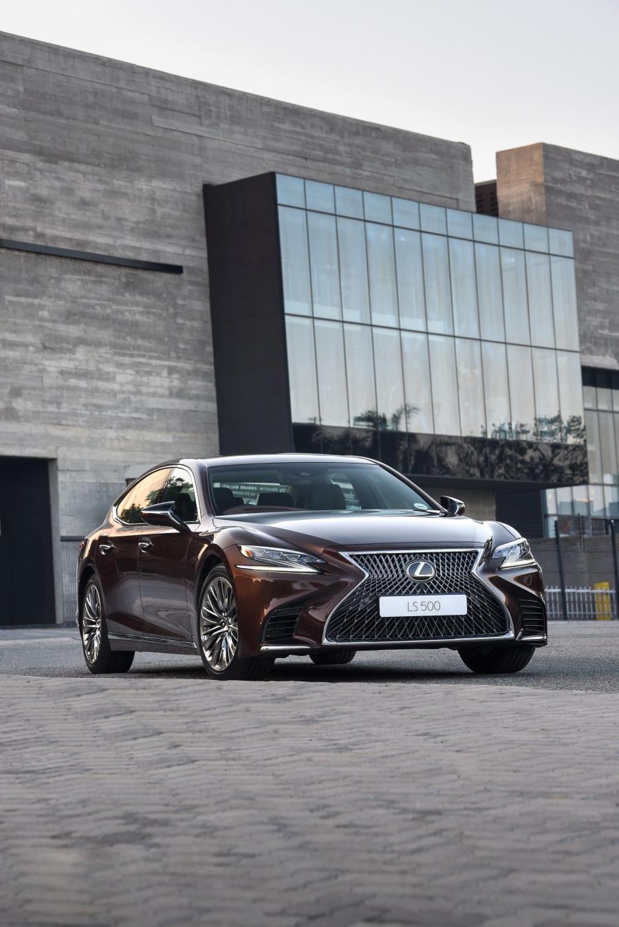  Lexus LS500 2018 года  (ZA) (фото 26 из 46)